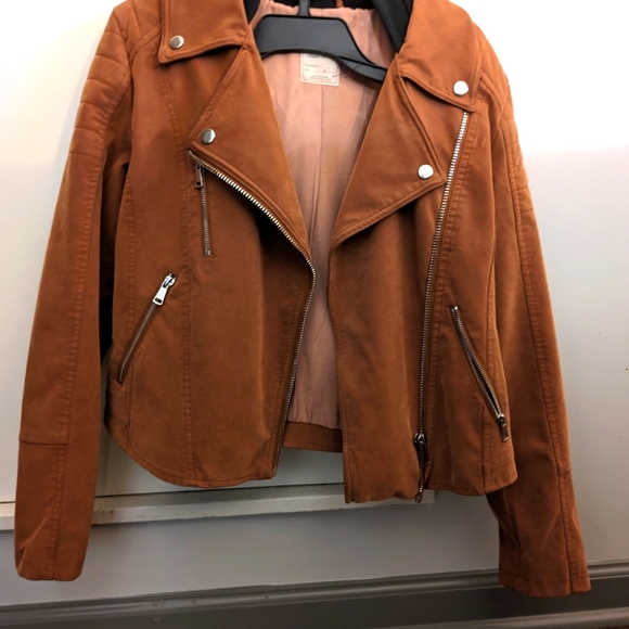 I bought this jacket at Dillard's.... Worn twice... - Picture 2 of 5